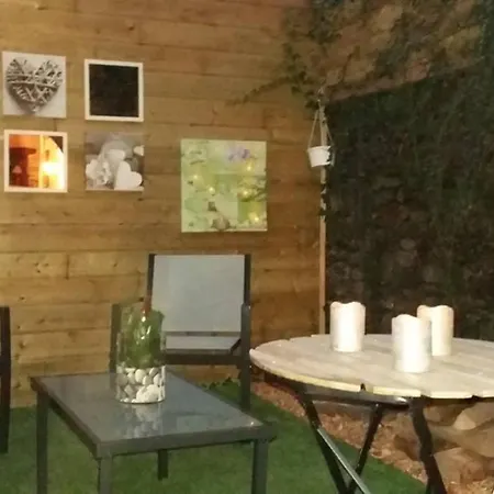 3 Personnes, Possibilite Table D'hotes Le Soir * Treduder